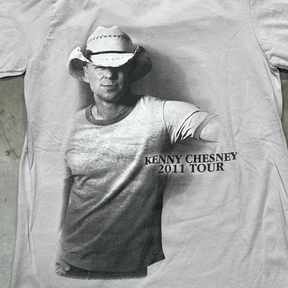 Kenny Chesney Preowned Small T-shirt