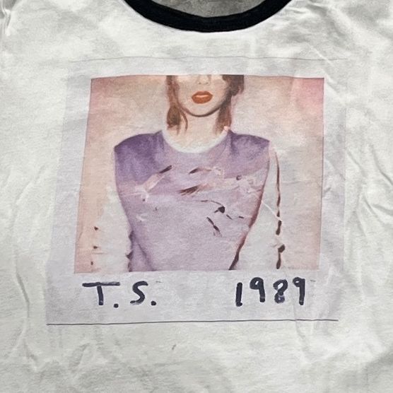 Taylor Swift Preowned Medium Ringer T-shirt