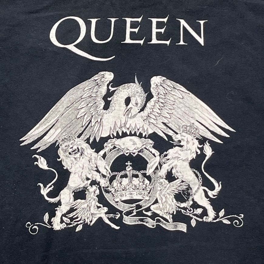 Queen Preowned Large T-shirt
