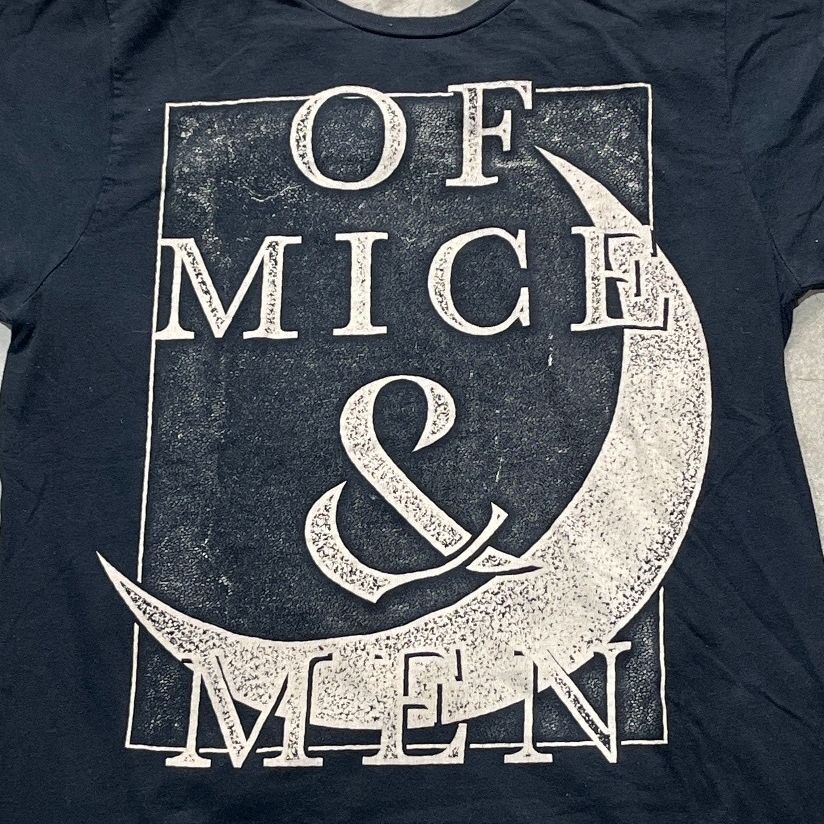 Of Mice & Men Preowned Medium T-shirt