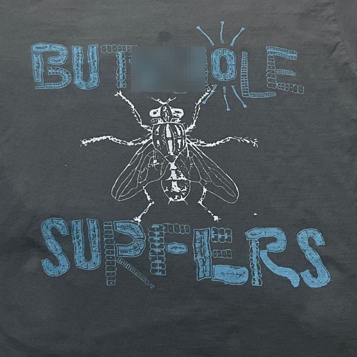 But**ole Surfers Preowned Large T-shirt