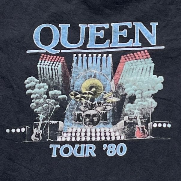 Queen Preowned Large T-shirt