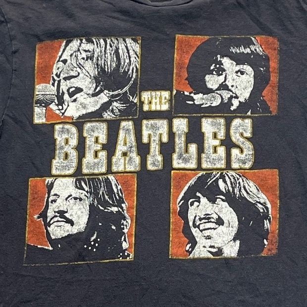 The Beatles Preowned Medium T-shirt