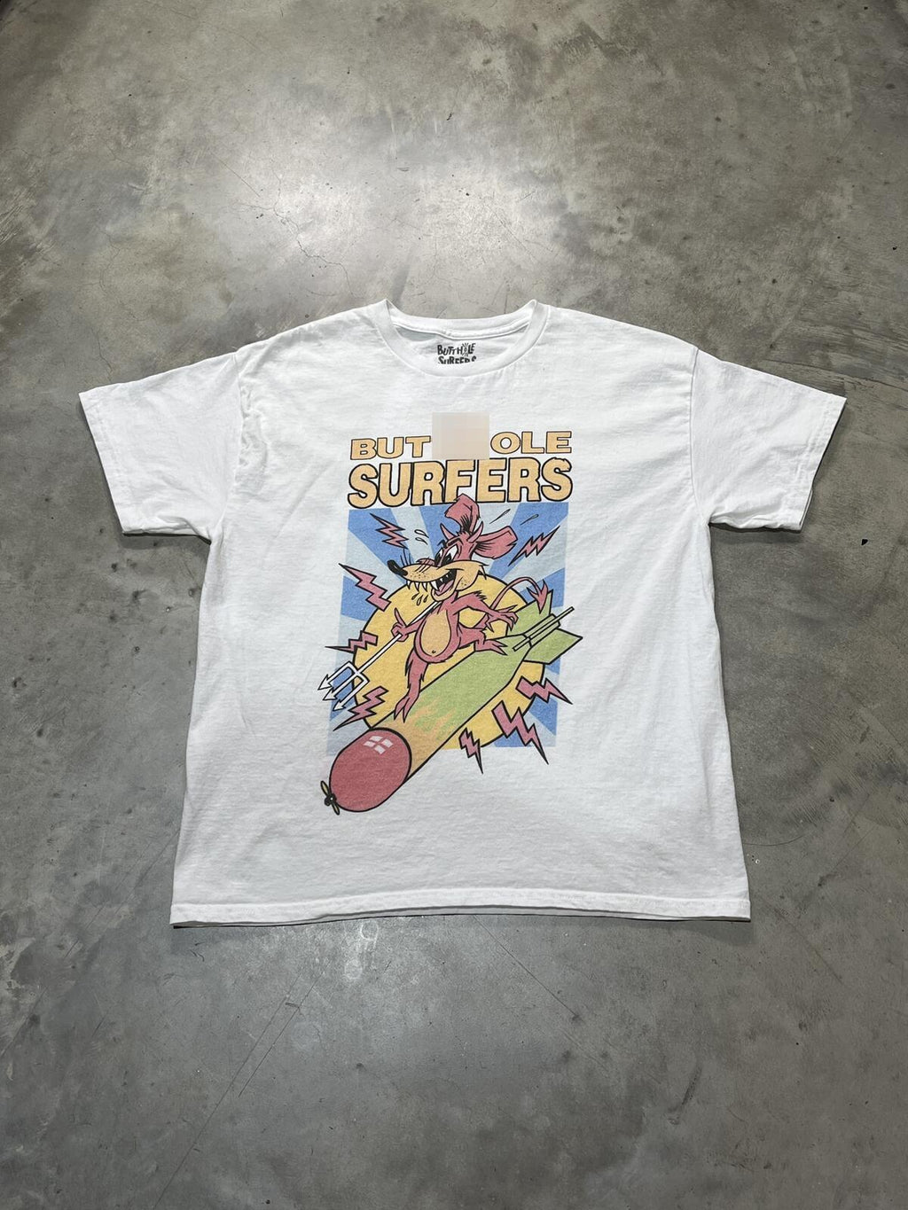 But**ole Surfers Preowned Large T-shirt