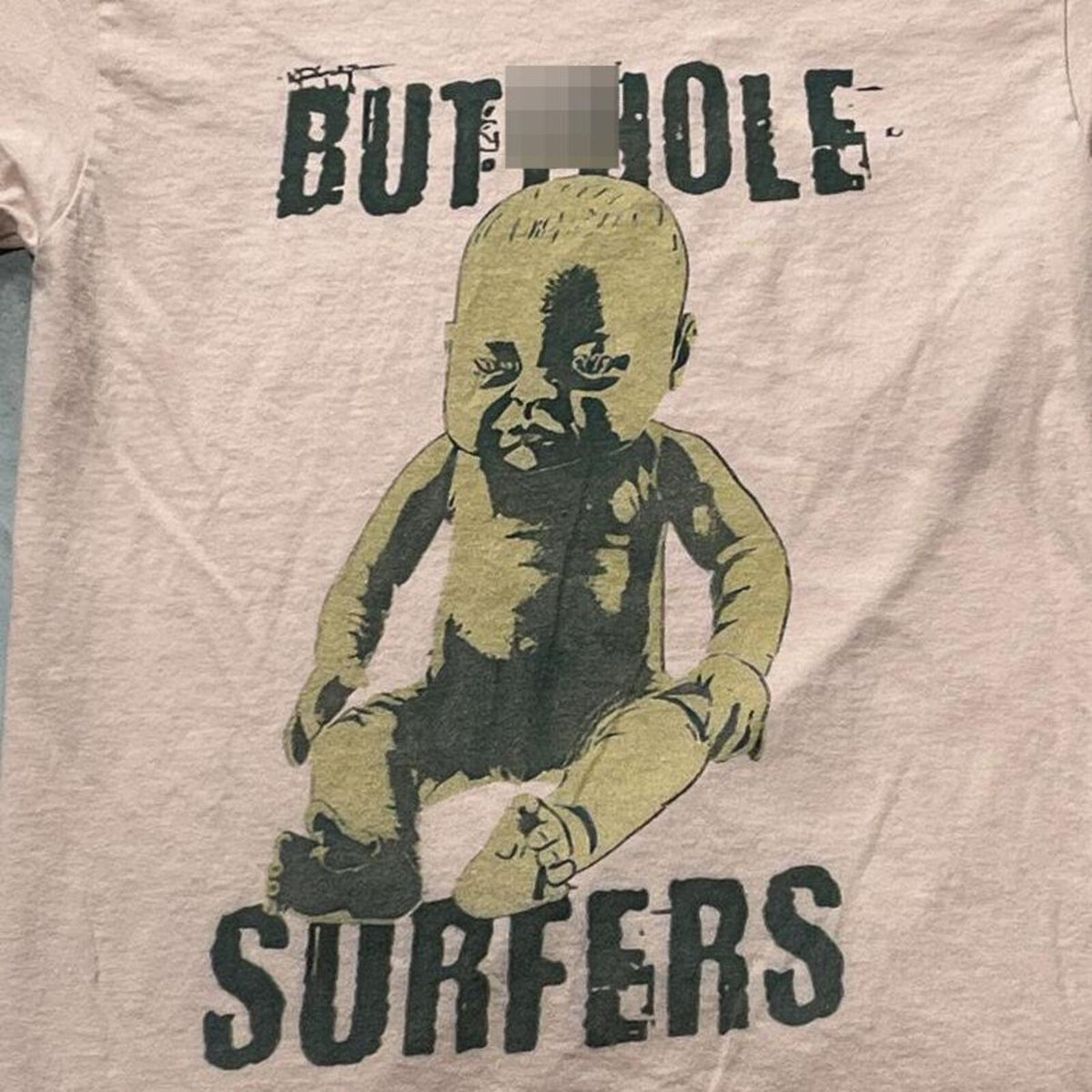 But**ole Surfers Preowned Small T-Shirt