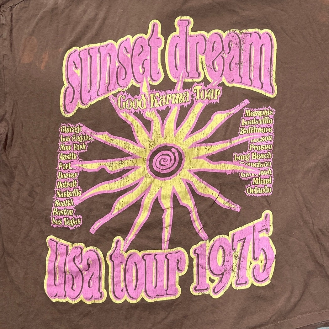 1970s Tour Sunset Dreams Preowned XL T-shirt