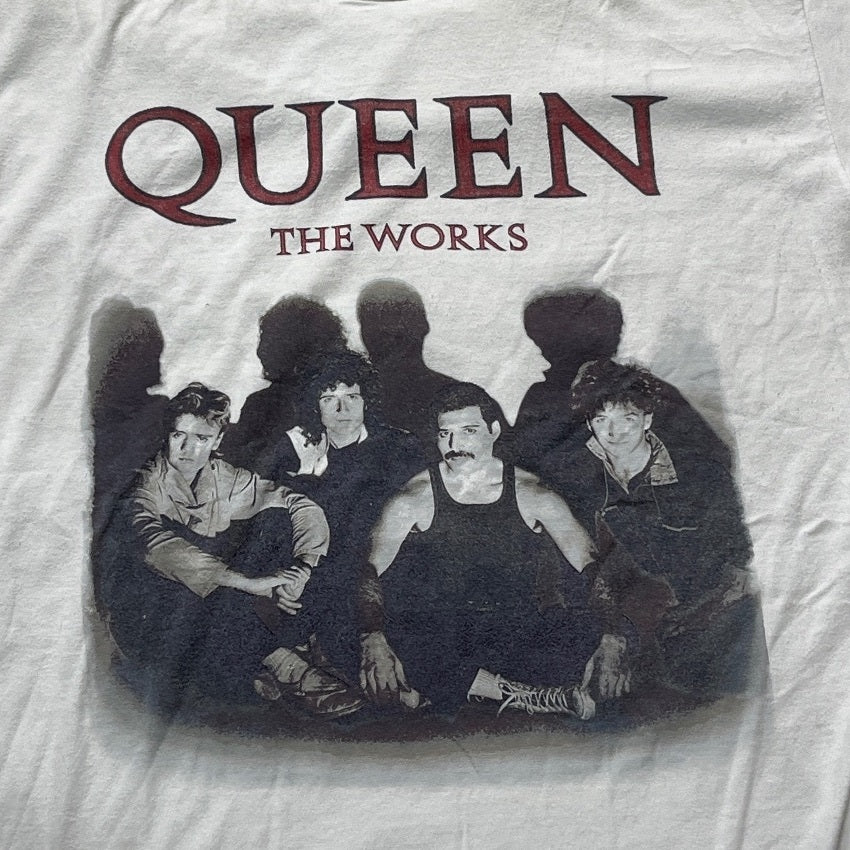 Queen Preowned Medium T-shirt