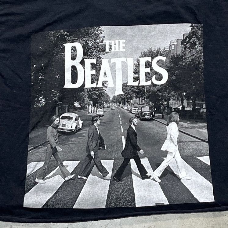 The Beatles Preowned Medium Cropped T-shirt
