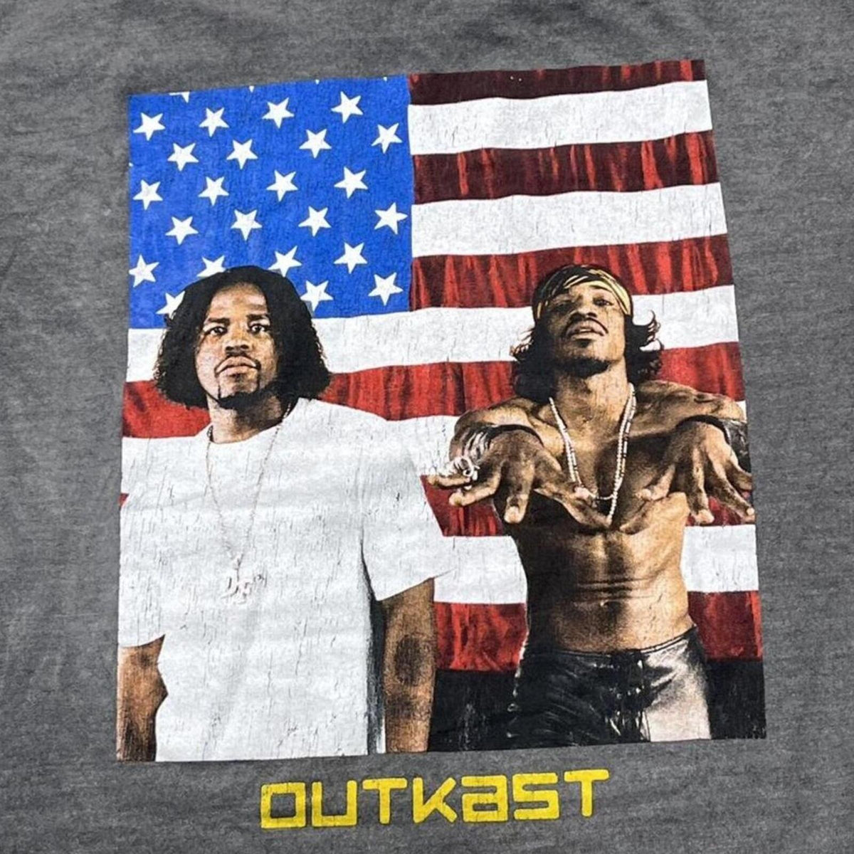 Outkast Preowned Large T-shirt