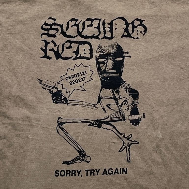 Seein’ Red Preowned Medium T-shirt