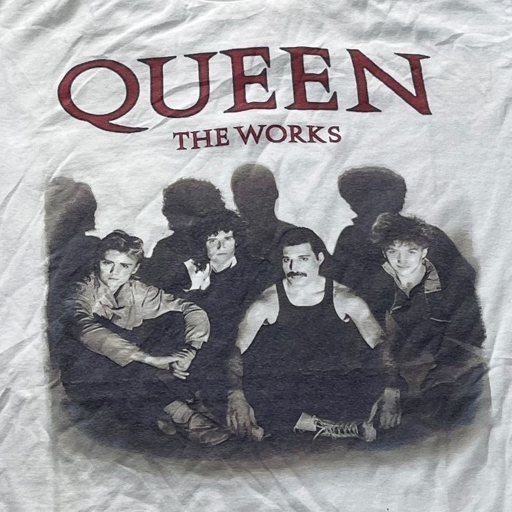 Queen Preowned Medium T-shirt