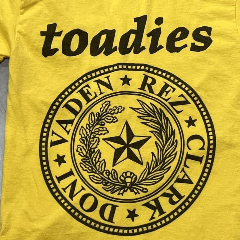 Toadies Preowned Medium T-shirt