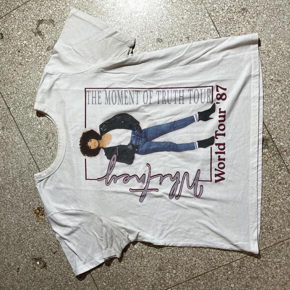 whitney Houston PreOwned XL band tshirt