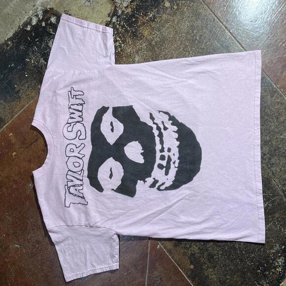 Taylor Swift Preowned Large T-shirt