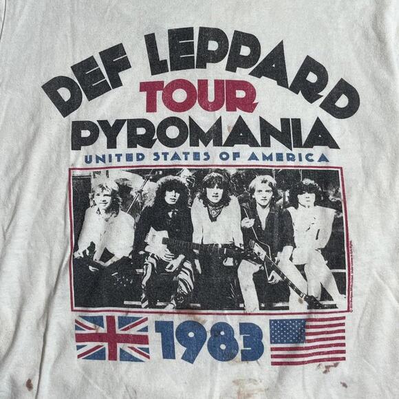 Def Leppard Small PreOwned Graphic T-Shirt