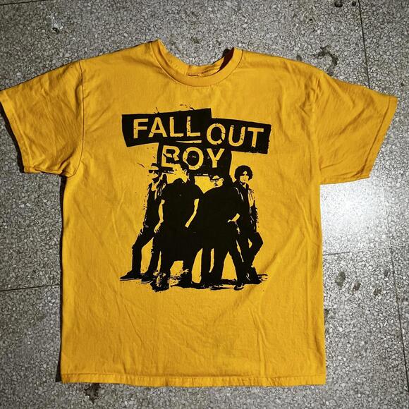 Fall Out Boy Preowned Large Band T-shirt