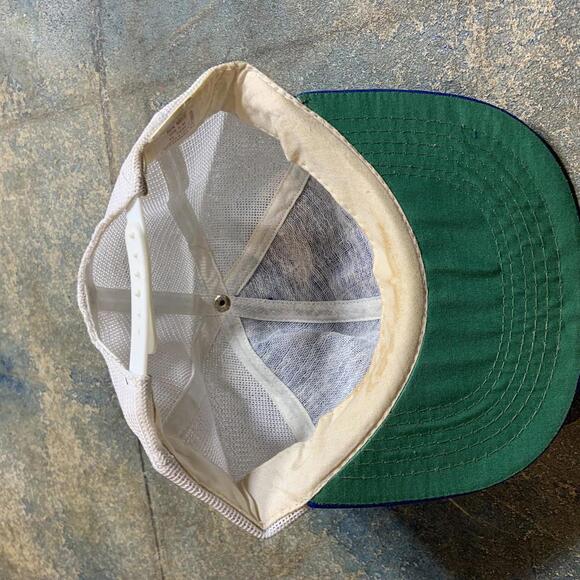 Vintage blue and white hat