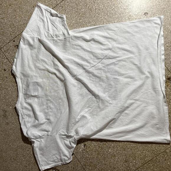 Red Hot Chili Peppers Preowned XLarge T-shirt