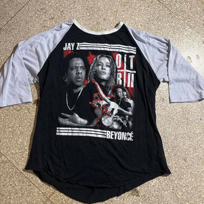 On The Run 2 preowned Medium Band T-shirt