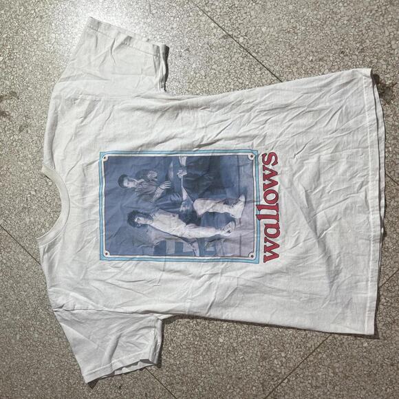 Wallows preowned Medium Band T-shirt