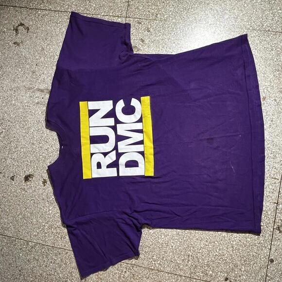 Run dmc PreOwned XL Band Tshirt