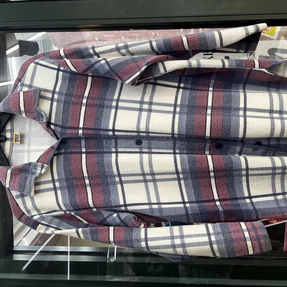 Plaid North West Blue preowned button up shirt