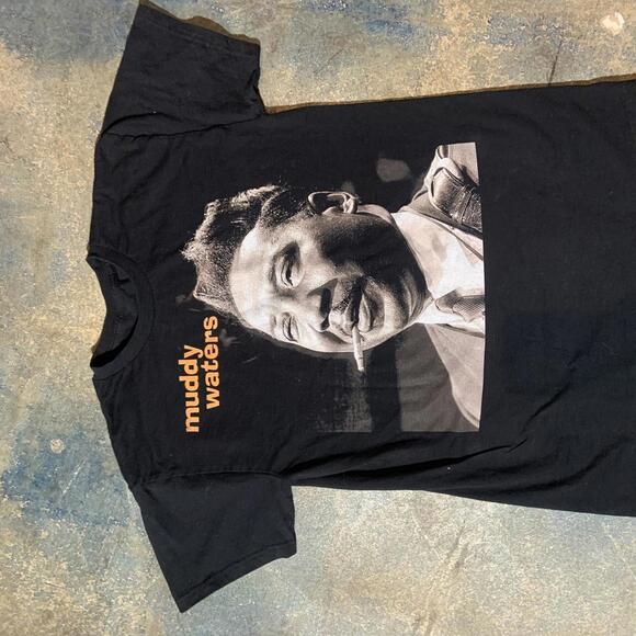 Muddy Waters preowned women’s Medium T-shirt