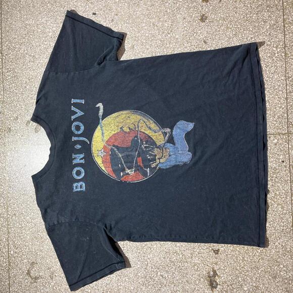 Bon Jovi Medium Graphic Preowned T-shirt