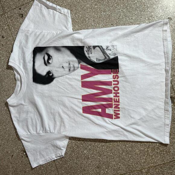 Amy Winehouse preowned Large Band T-shirt