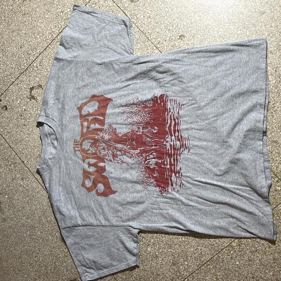 The sword Preowned XLarge T-shirt