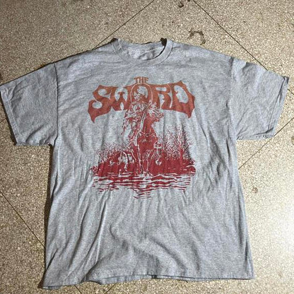The sword Preowned XLarge T-shirt