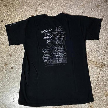 Rockin the fields Preowned Medium Band T-shirt