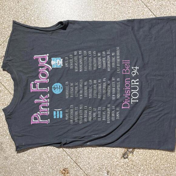 Pink Floyd Small PreOwned Graphic T-Shirt