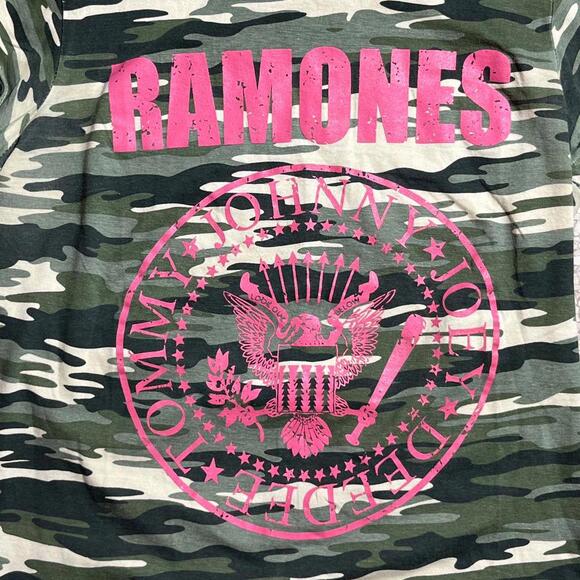 Ramones Small PreOwned Graphic T-Shirt