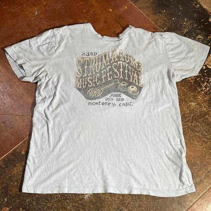 Strum along music festival Preowned Large T-shirt