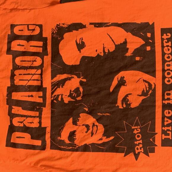 Paramore Medium Graphic Preowned T-shirt