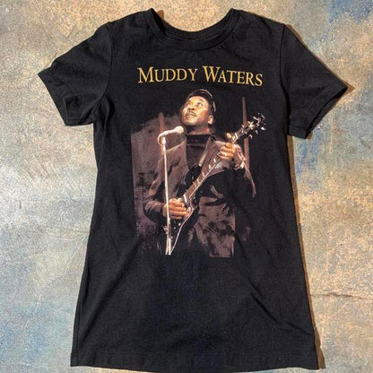 Muddy Waters preowned women’s Medium T-shirt