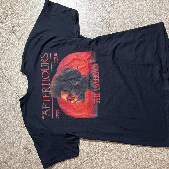 Weekend PreOwned XL band tshirt