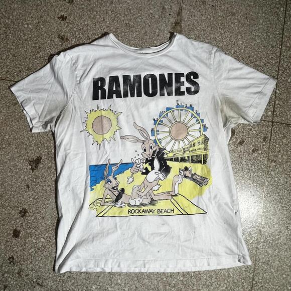Ramones Preowned Large Band T-shirt