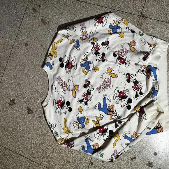 Disney Preowned Medium sweatshirt