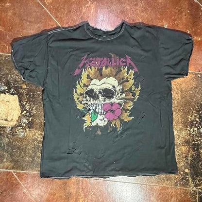 Metallica Preowned distressed OS Band T-shirt