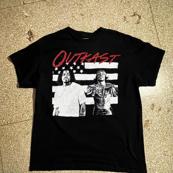 OutKast Preowned Large Band T-shirt