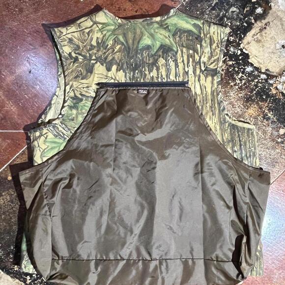 Real tree camo vest PreOwned XL