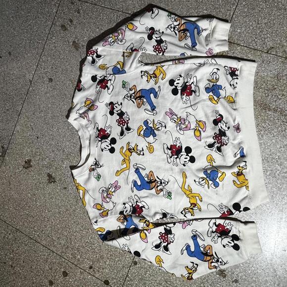 Disney Preowned Medium sweatshirt