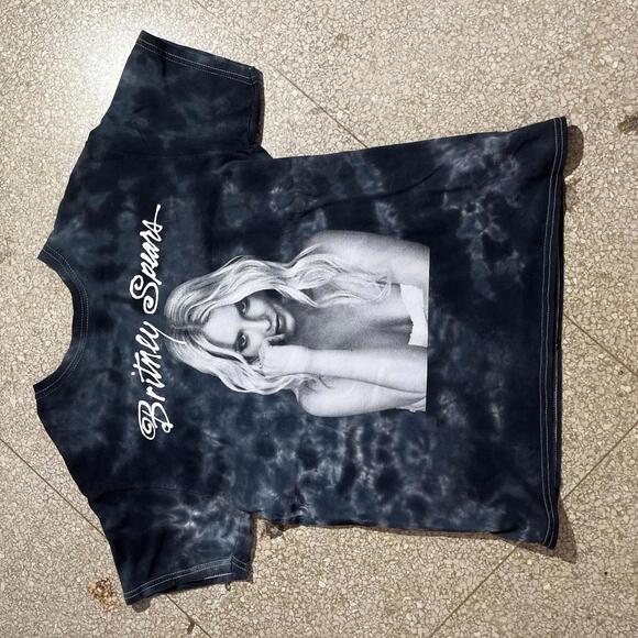 Britney Spears preowned Medium Band T-shirt