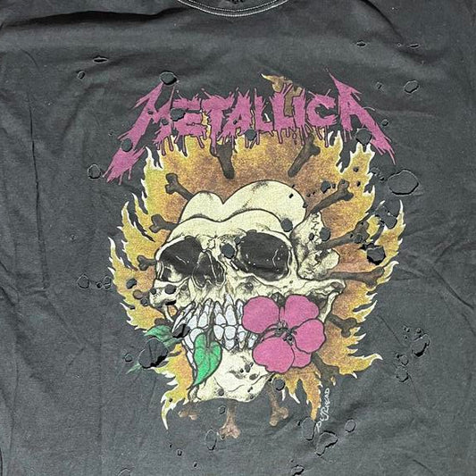 Metallica Preowned distressed OS Band T-shirt