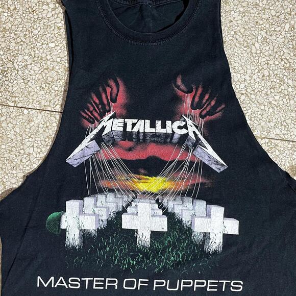 Metallica Preowned Large Band T-shirt