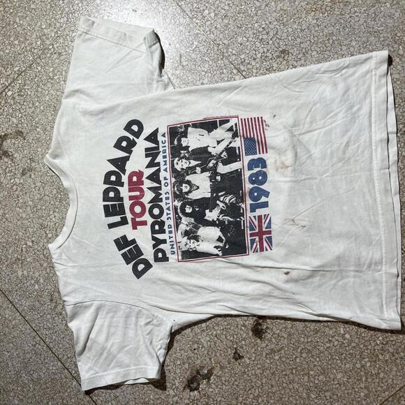 Def Leppard Small PreOwned Graphic T-Shirt