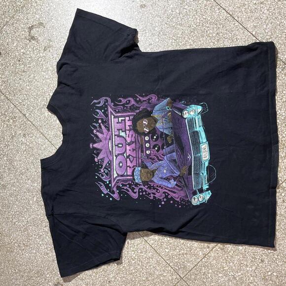 OutKast Preowned Large T-shirt