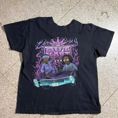OutKast Preowned Large T-shirt